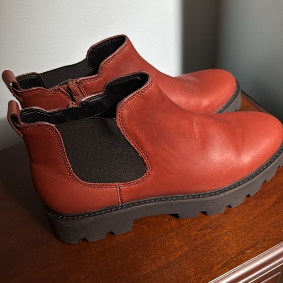 Franco Sarto “Balin” Lug Sole Booties in reddish brown leather size 9 - Picture 2 of 7